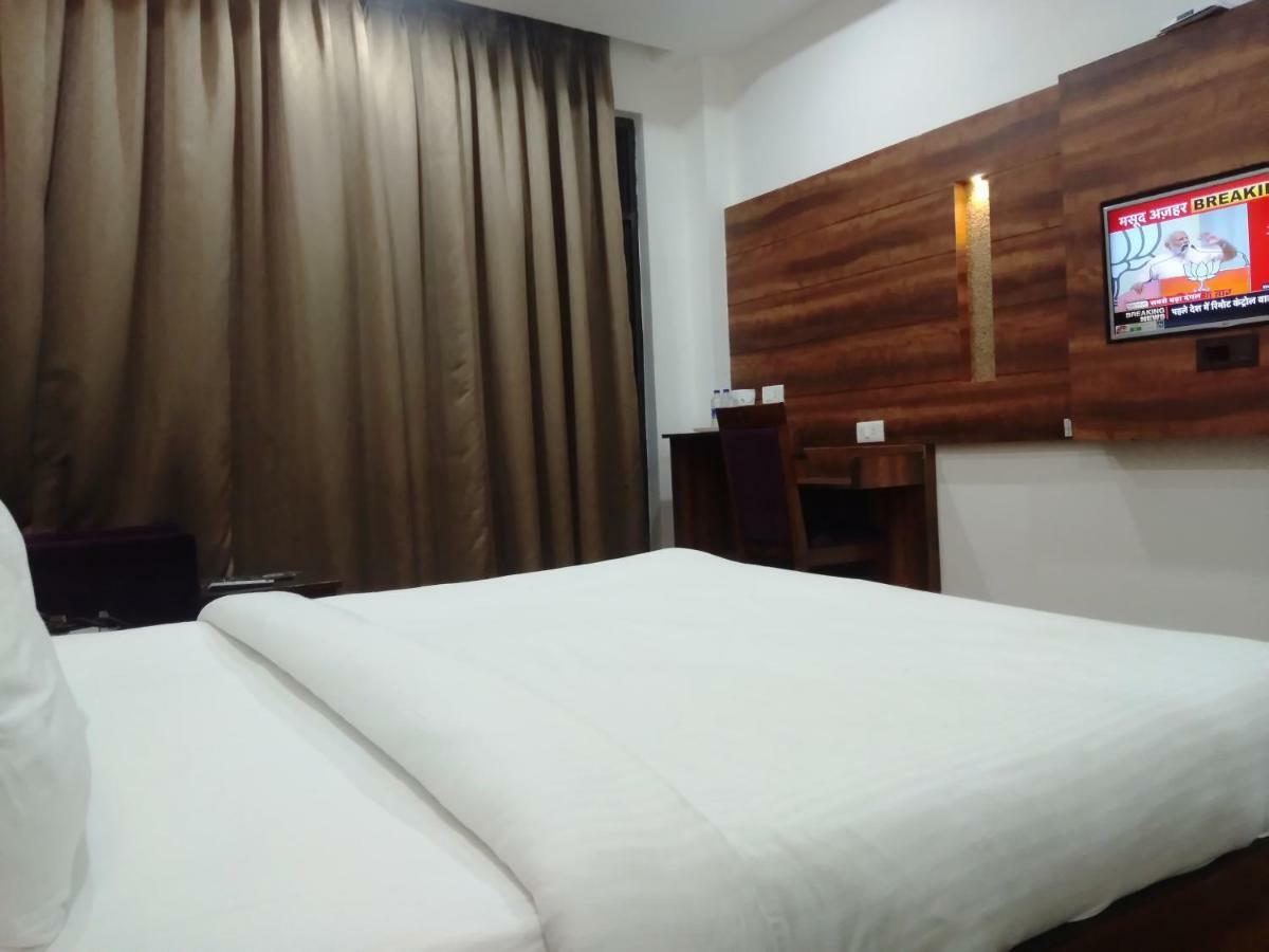 Готель Ak Continental - Mcleodganj Дармсала Екстер'єр фото