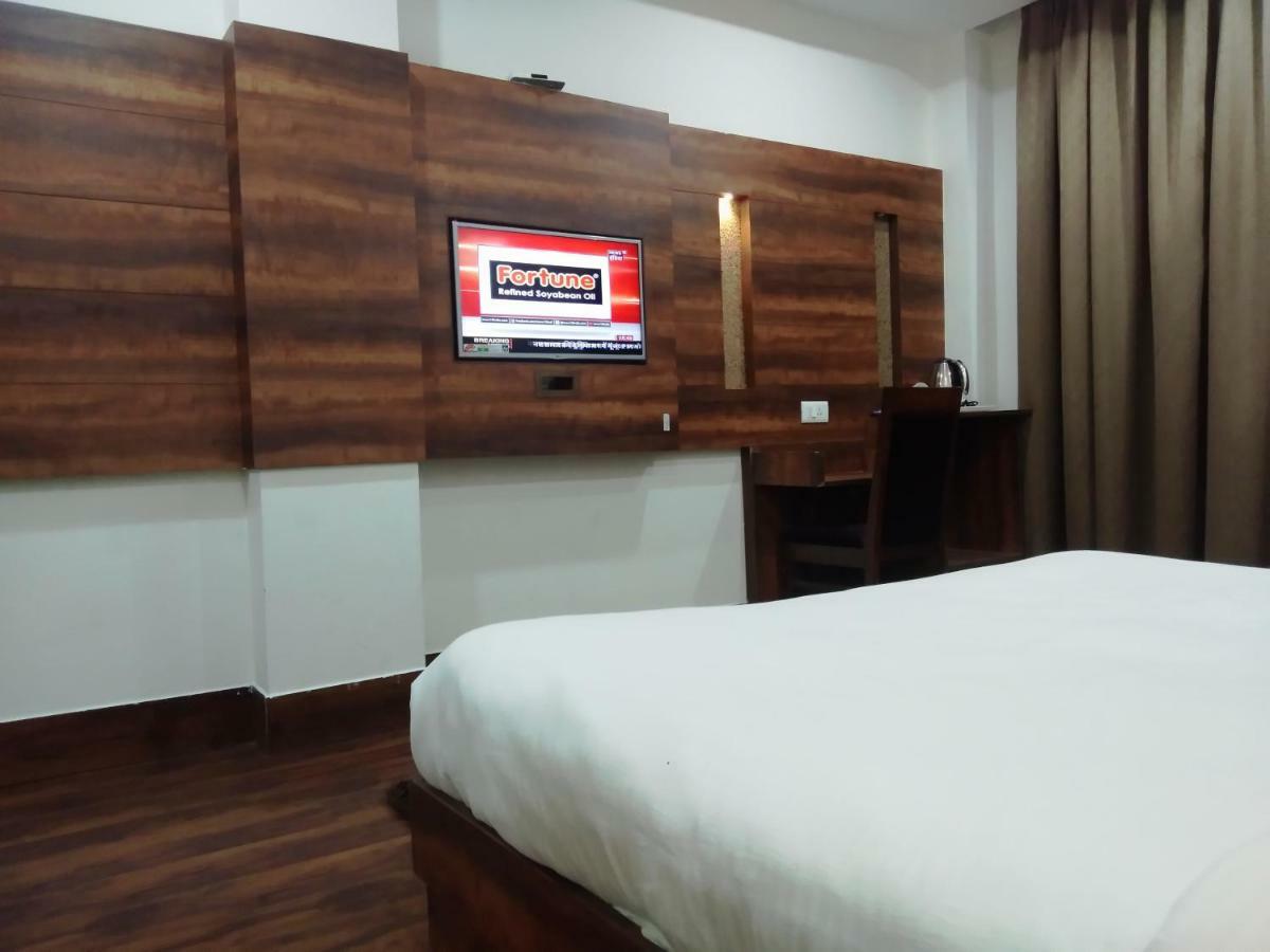 Готель Ak Continental - Mcleodganj Дармсала Екстер'єр фото
