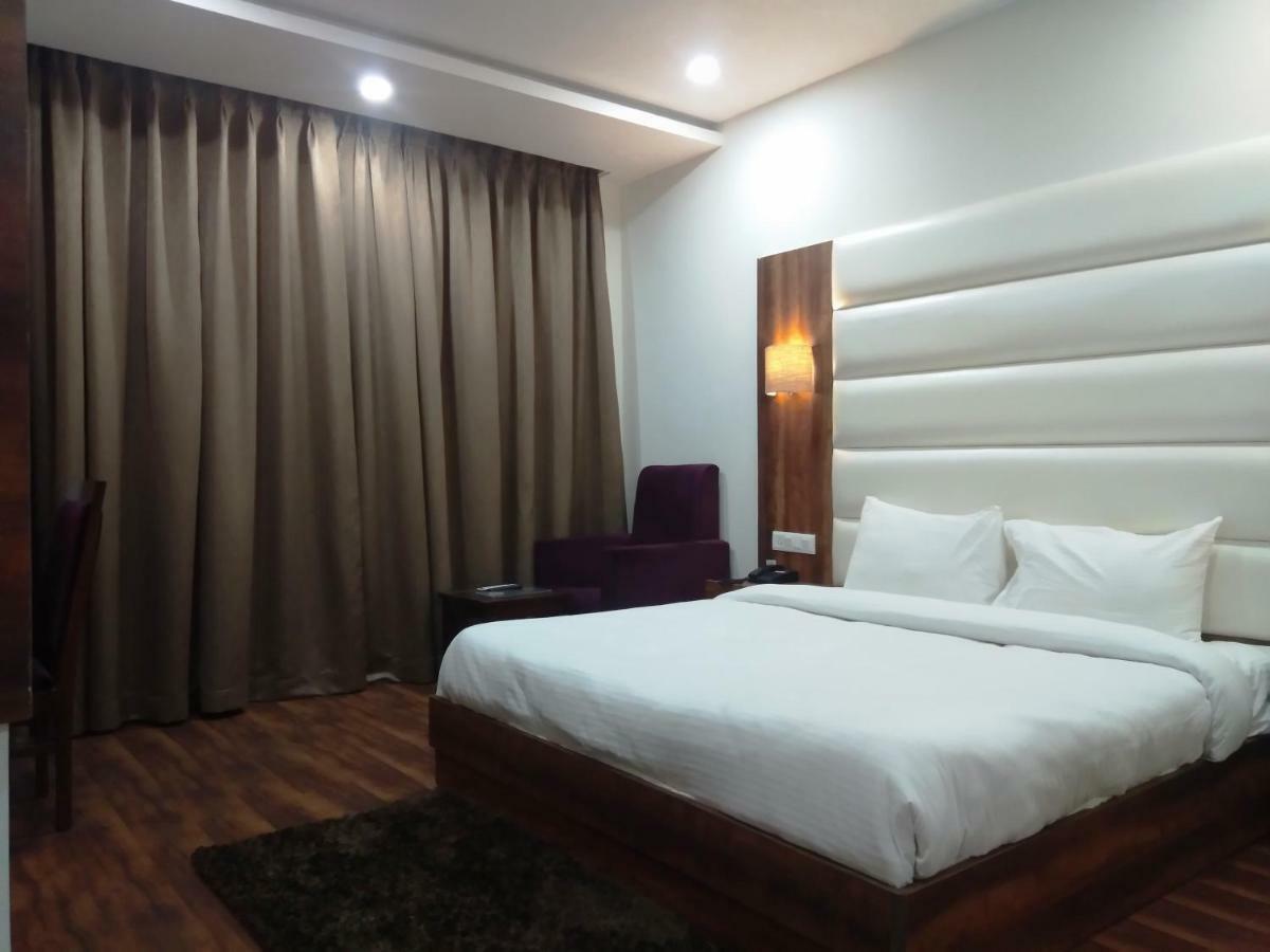 Готель Ak Continental - Mcleodganj Дармсала Екстер'єр фото